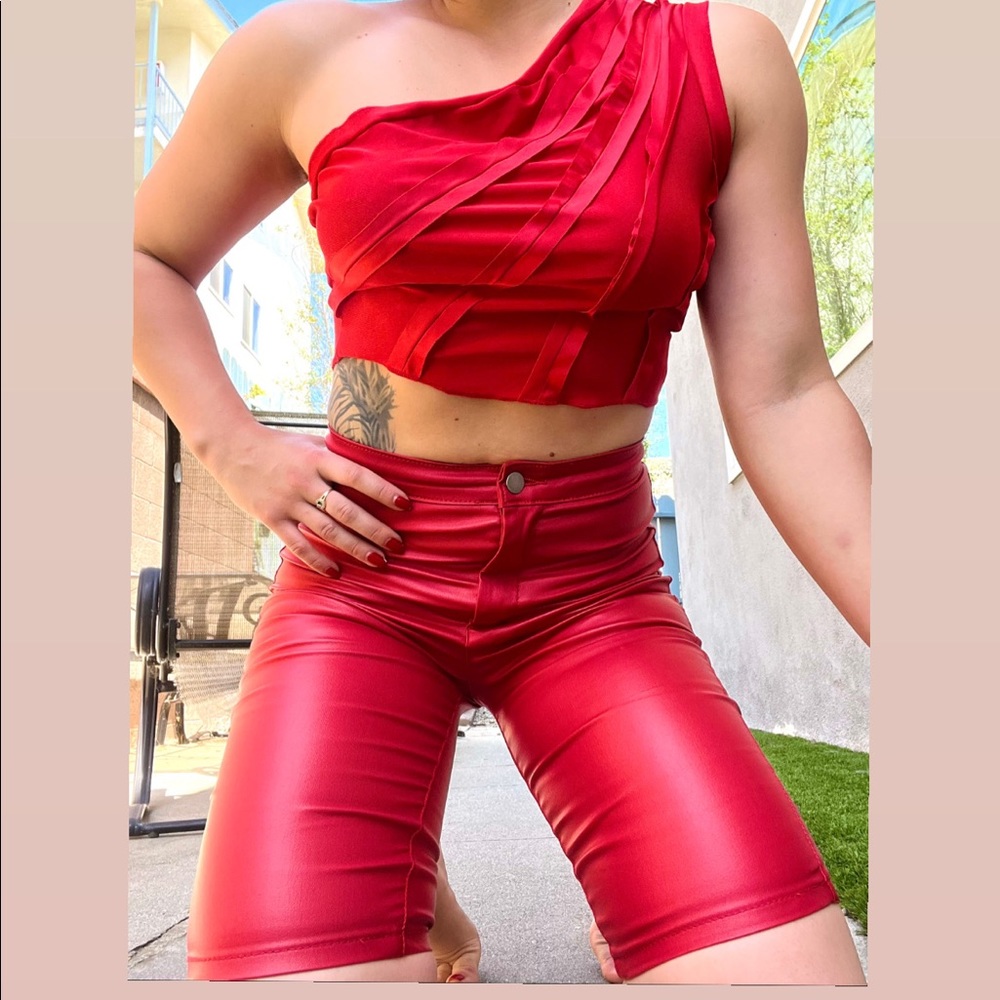 Set shorts and top
